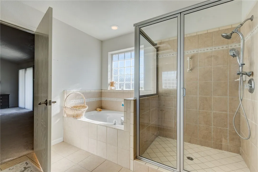 19783 Lara Lane, Apple Valley, California 92308 home-pic-32