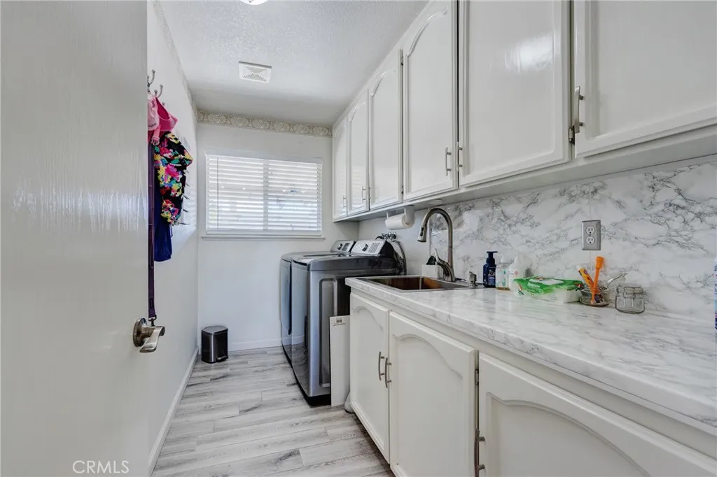 19783 Lara Lane, Apple Valley, California 92308 home-pic-17