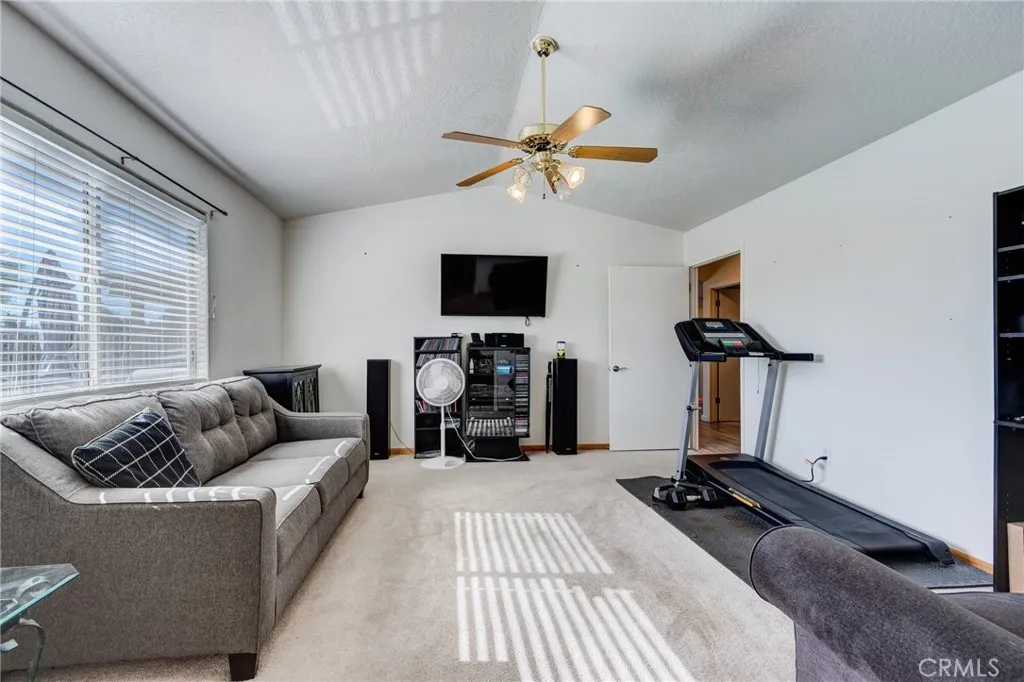 19783 Lara Lane, Apple Valley, California 92308 home-pic-21