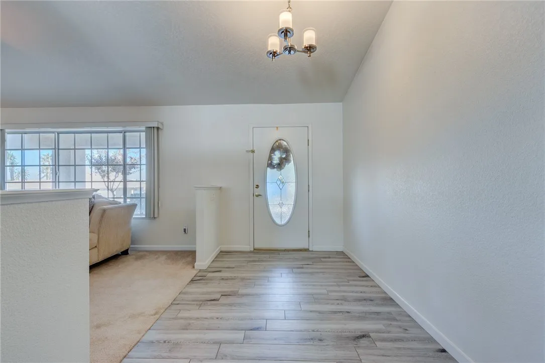 19783 Lara Lane, Apple Valley, California 92308 home-pic-10