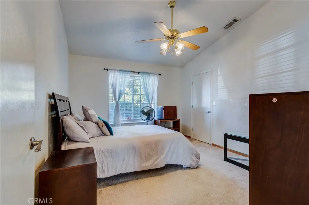 19783 Lara Lane, Apple Valley, California 92308 home-pic-35