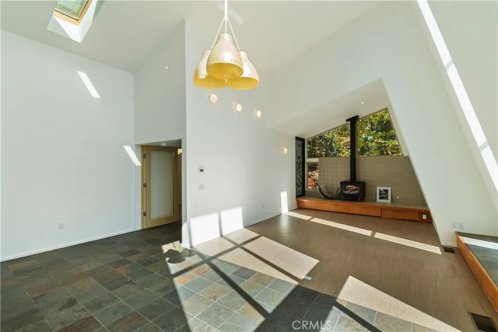 22 Holly Drive, Running Springs, California 92382 home-pic-4