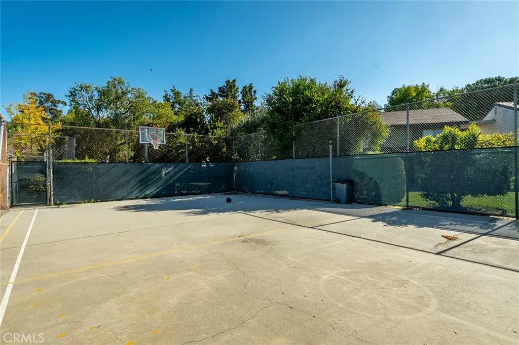 8736 Wyngate, Sunland, California 91040 home-pic-43