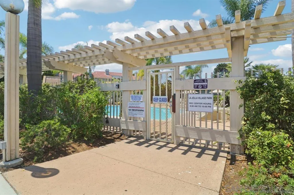 4064 Crystal Dawn 105, San Diego, California 92122 home-pic-32