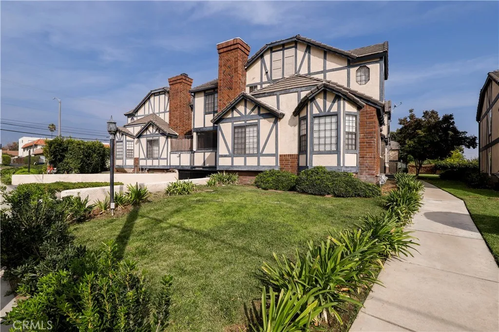 1814 8th, Monrovia, California 91016 home-pic-25
