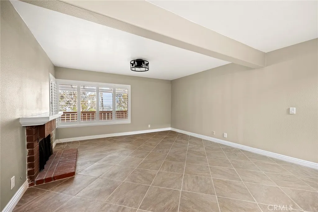 6525 E Camino, Anaheim, California 92807 home-pic-1