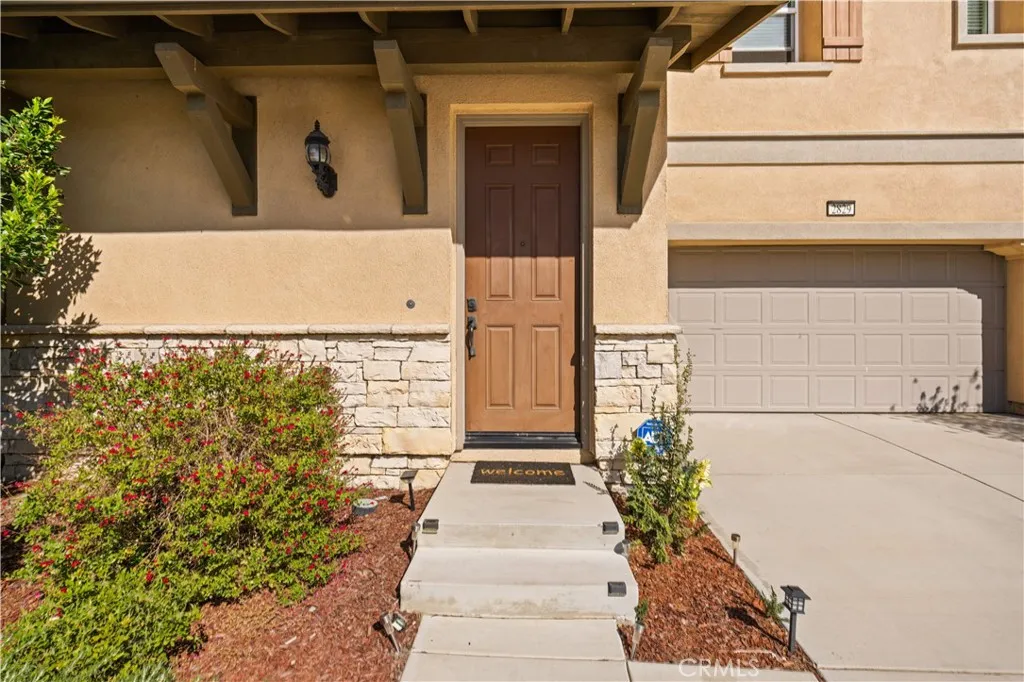 2829 E Clementine Drive, Ontario, California 91762 home-pic-3