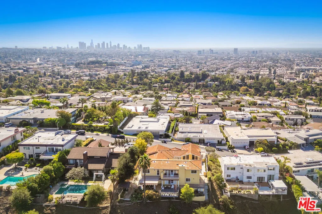 2315 N Hobart Boulevard, Los Angeles, California 90027 home-pic-21