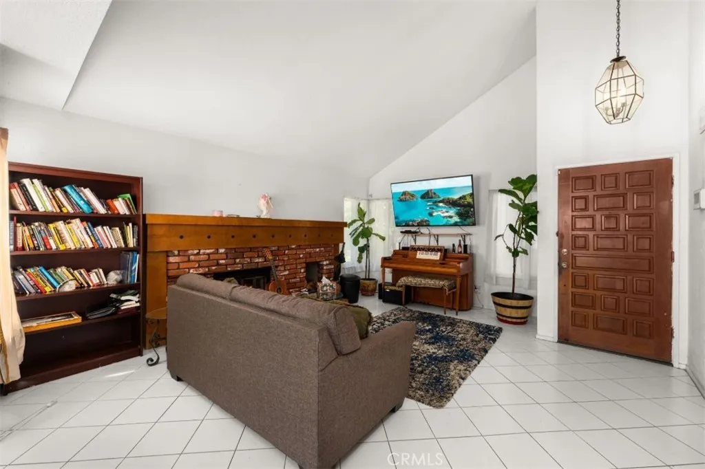 36 Westbrook, Phillips Ranch, California 91766 home-pic-2