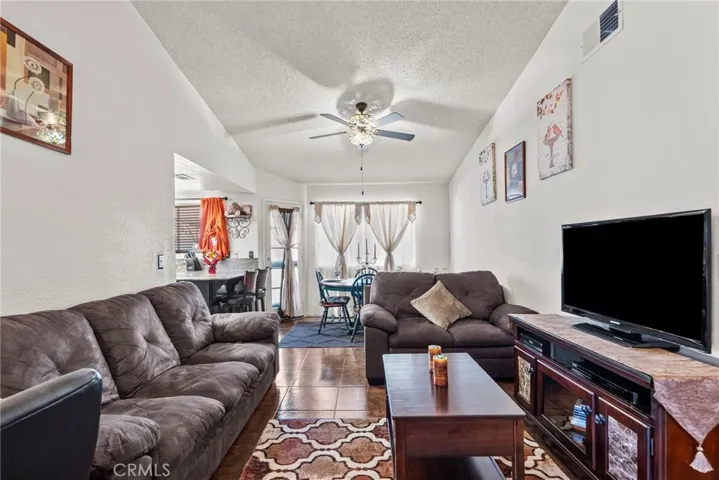 5353 Karling, Palmdale, California 93552