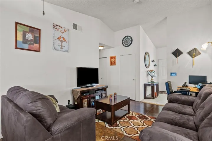 5353 Karling, Palmdale, California 93552
