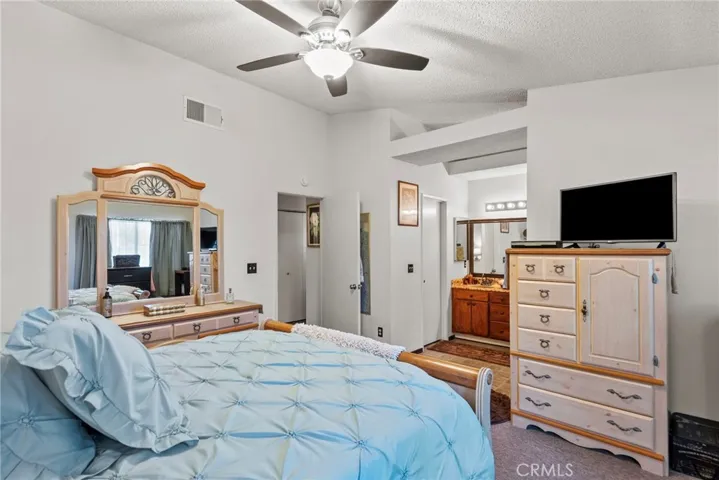 5353 Karling, Palmdale, California 93552