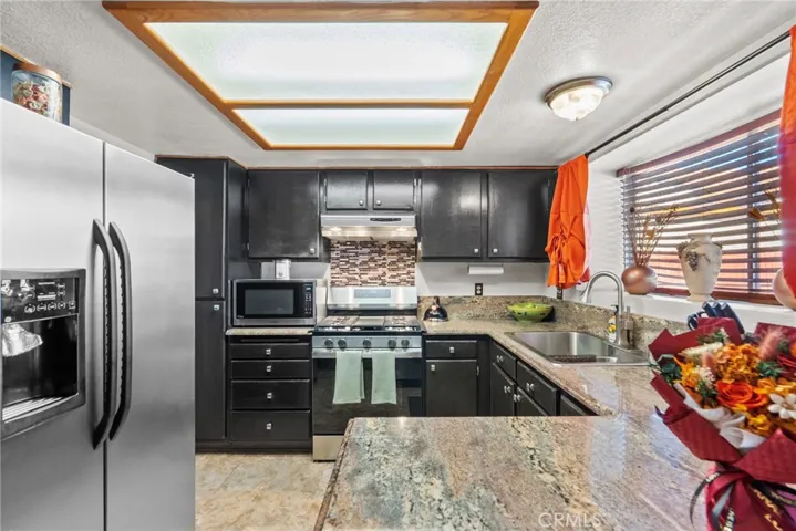 5353 Karling, Palmdale, California 93552