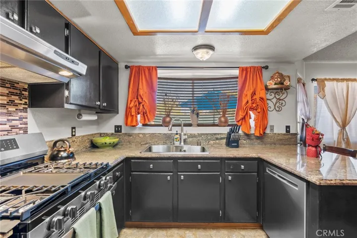 5353 Karling, Palmdale, California 93552
