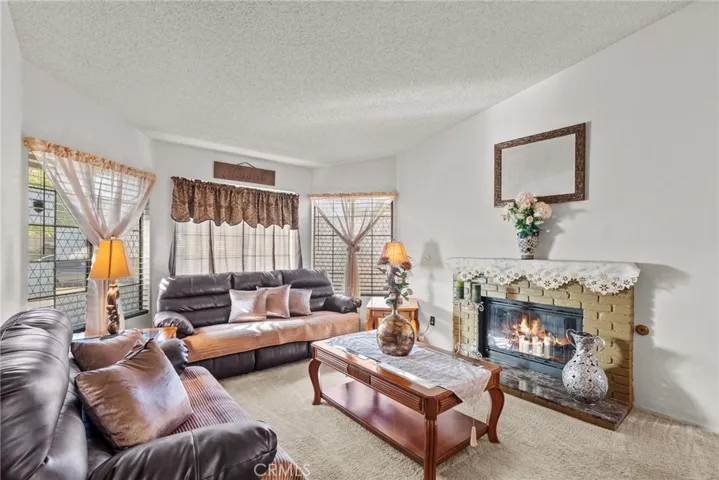 5353 Karling, Palmdale, California 93552