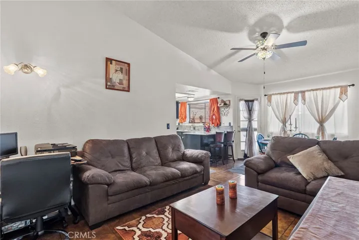 5353 Karling, Palmdale, California 93552