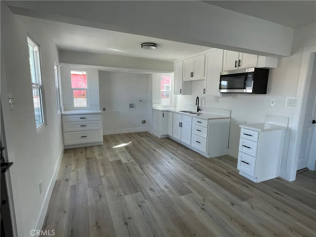 760 W 97th, Los Angeles, California 90044 home-pic-3
