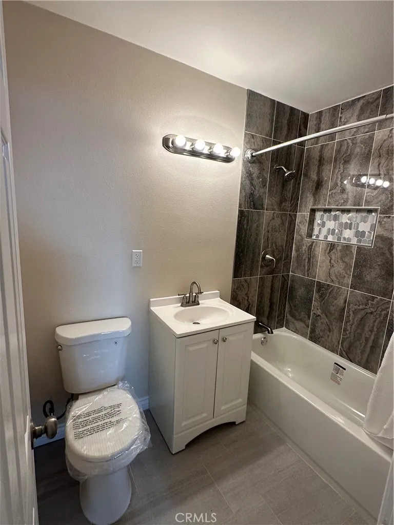 1946 W 19th Street, San Bernardino, California 92411 home-pic-4