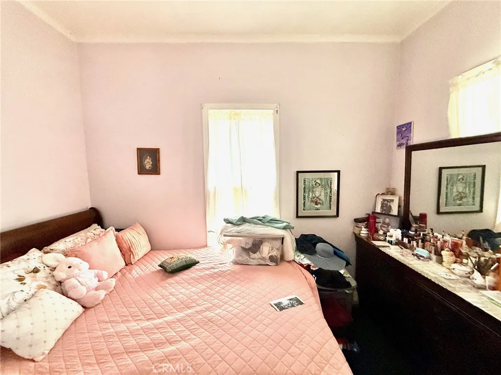 547 Texas, Pomona, California 91768 home-pic-3