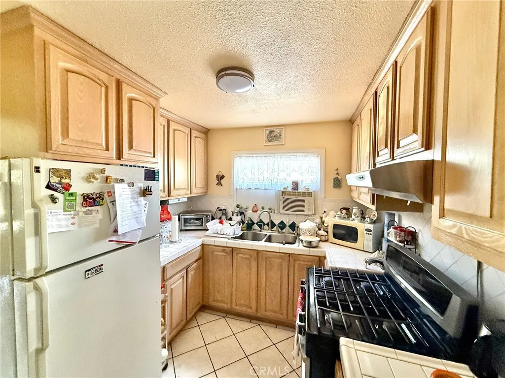547 Texas, Pomona, California 91768 home-pic-4