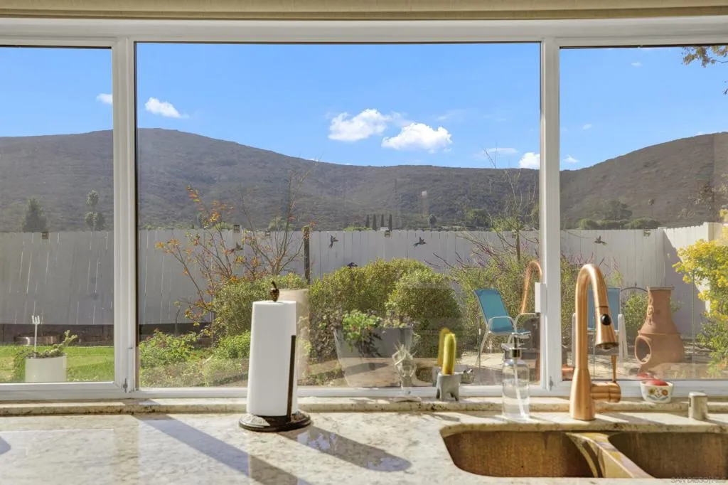 11048 Carlota St, San Diego, California 92129 home-pic-6