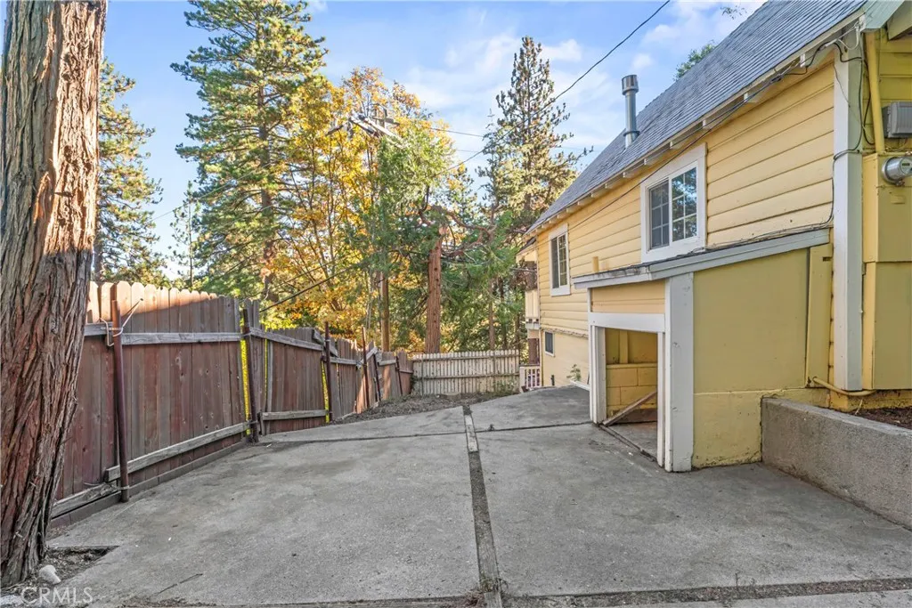 784 Sierra Vista, Twin Peaks, California 92391 home-pic-16