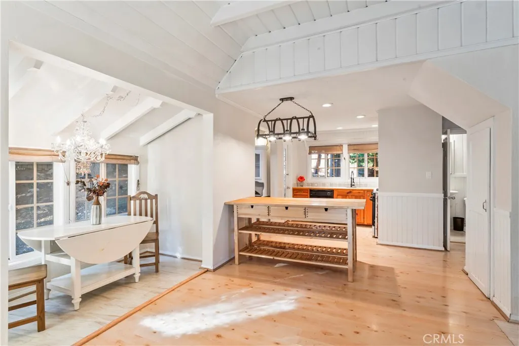 784 Sierra Vista, Twin Peaks, California 92391 home-pic-5