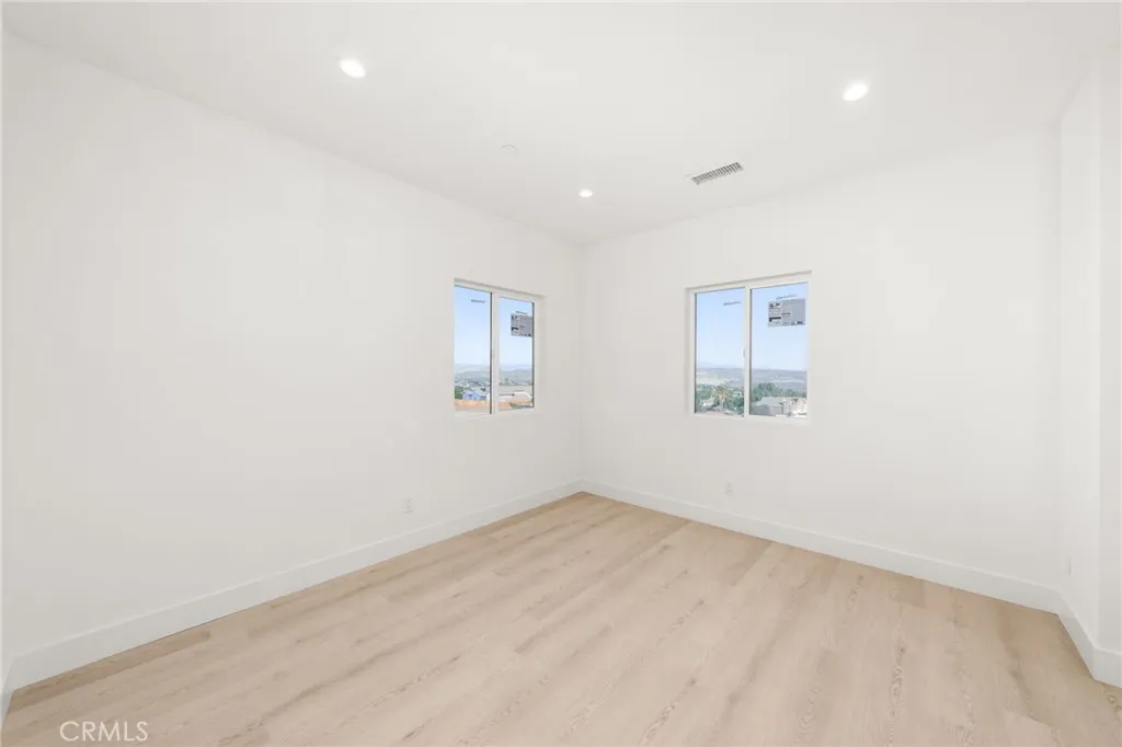 3704 Howe, Corona, California 92881 home-pic-18