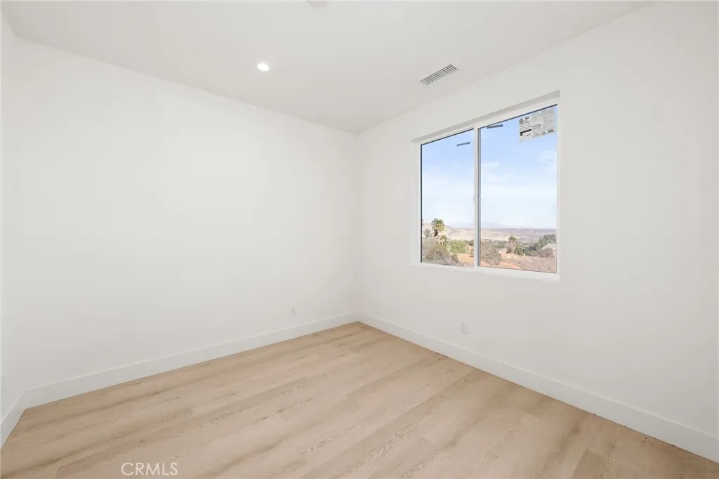 3704 Howe, Corona, California 92881 home-pic-22