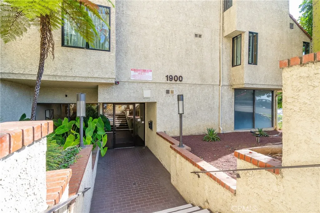 1900 Vine, Hollywood, California 90068 home-pic-30