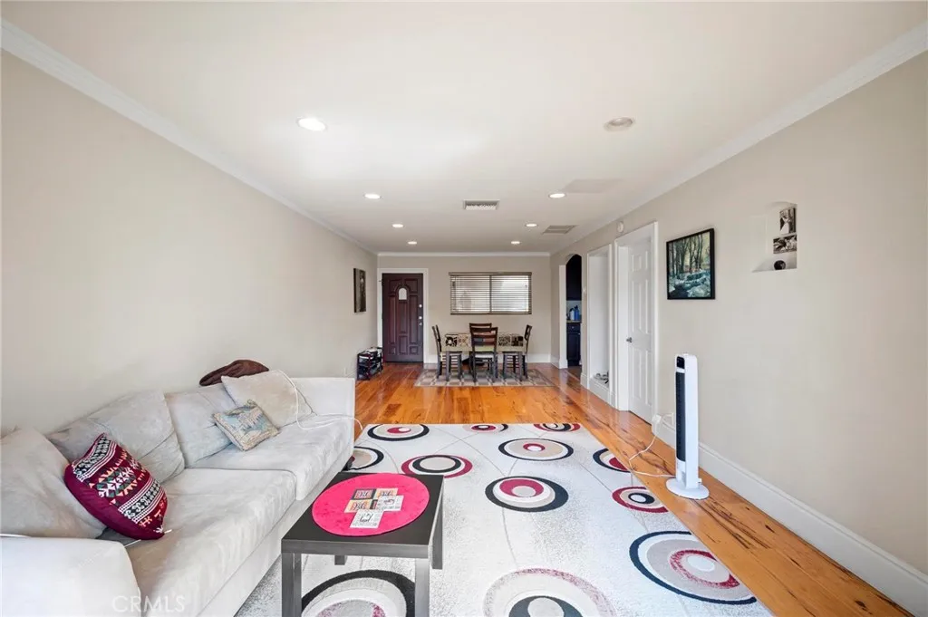 14934 Dickens 19, Sherman Oaks, California 91403 home-pic-2