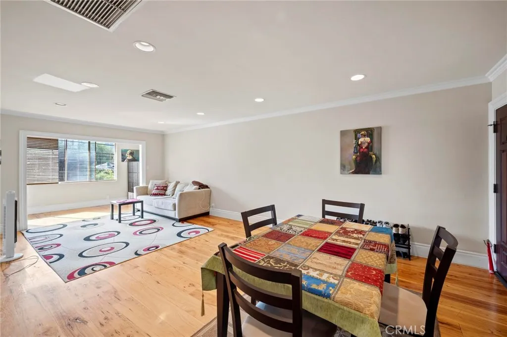 14934 Dickens 19, Sherman Oaks, California 91403 home-pic-3