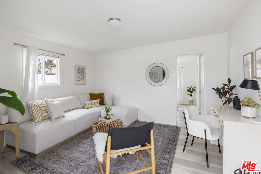 1551 W 122nd Street, Los Angeles, California 90047 home-pic-13