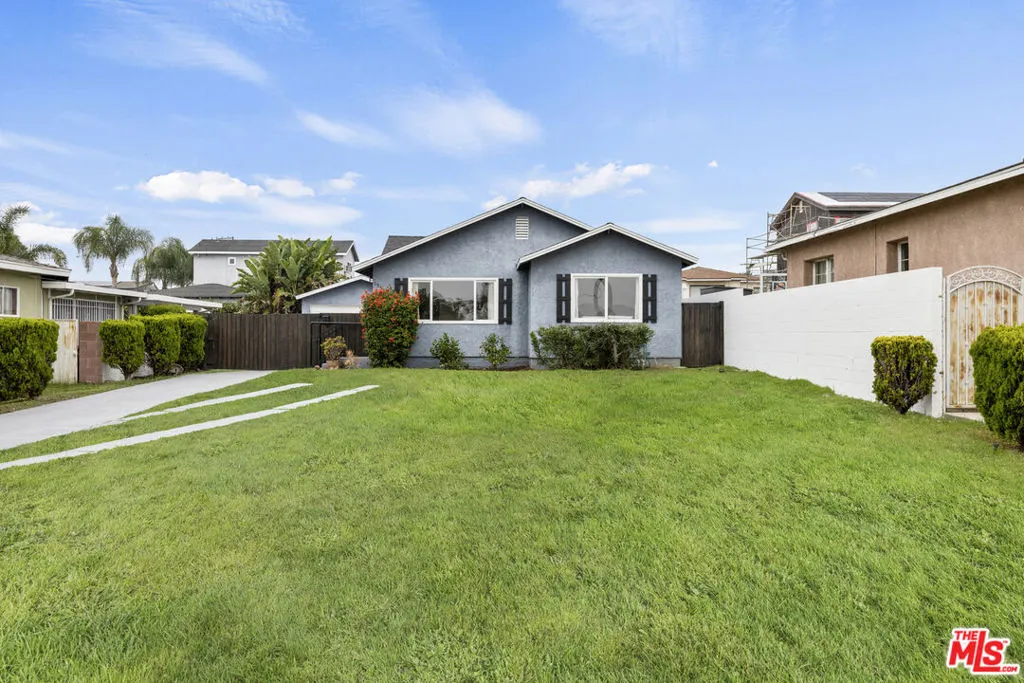 1551 W 122nd Street, Los Angeles, California 90047 home-pic-2