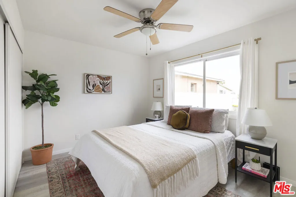 1551 W 122nd Street, Los Angeles, California 90047 home-pic-20