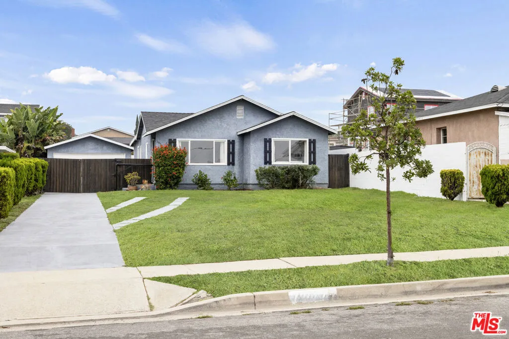1551 W 122nd Street, Los Angeles, California 90047 home-pic-1