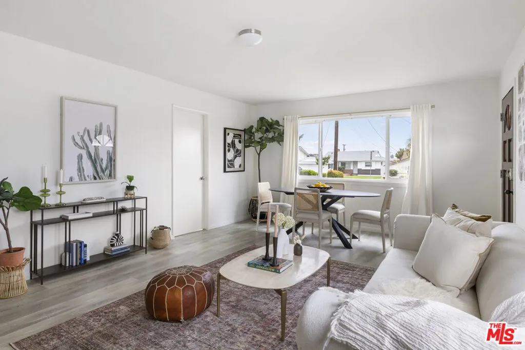 1551 W 122nd Street, Los Angeles, California 90047 home-pic-8