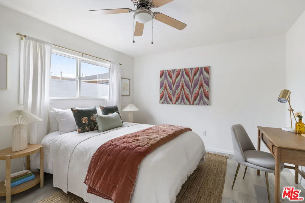 1551 W 122nd Street, Los Angeles, California 90047 home-pic-18