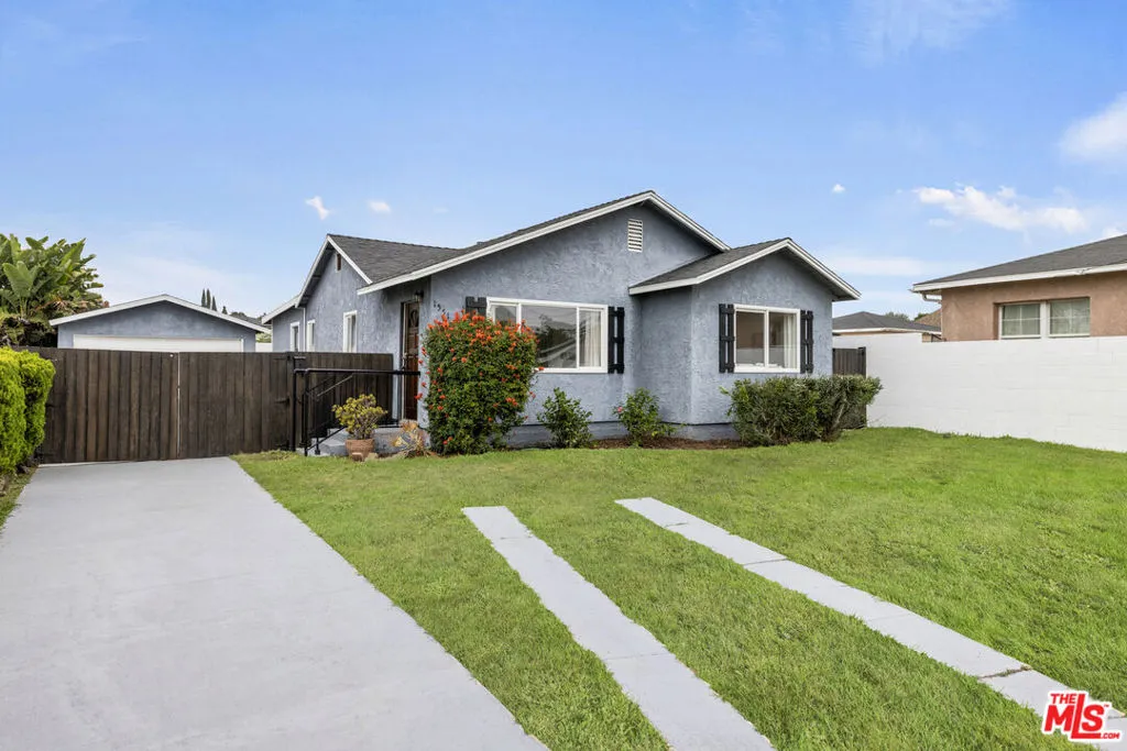 1551 W 122nd Street, Los Angeles, California 90047 home-pic-3