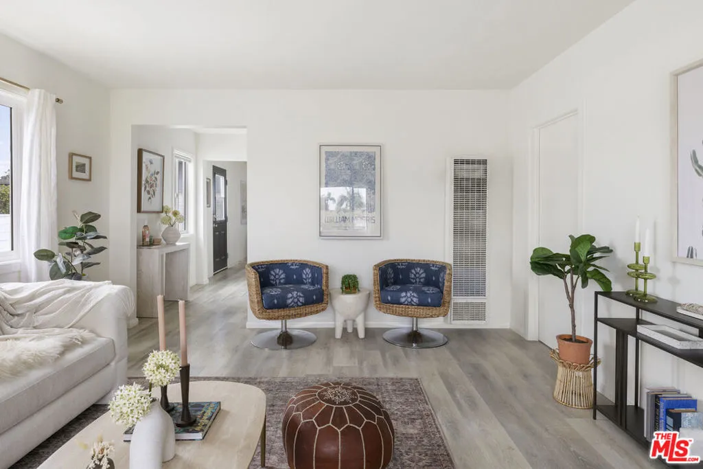 1551 W 122nd Street, Los Angeles, California 90047 home-pic-7