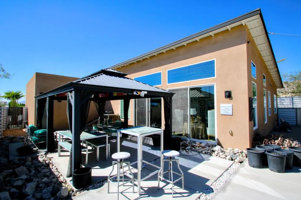 13868 Avenida La Vista, Desert Hot Springs, California 92240 home-pic-32