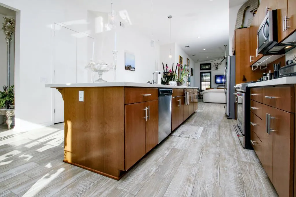 13868 Avenida La Vista, Desert Hot Springs, California 92240 home-pic-8