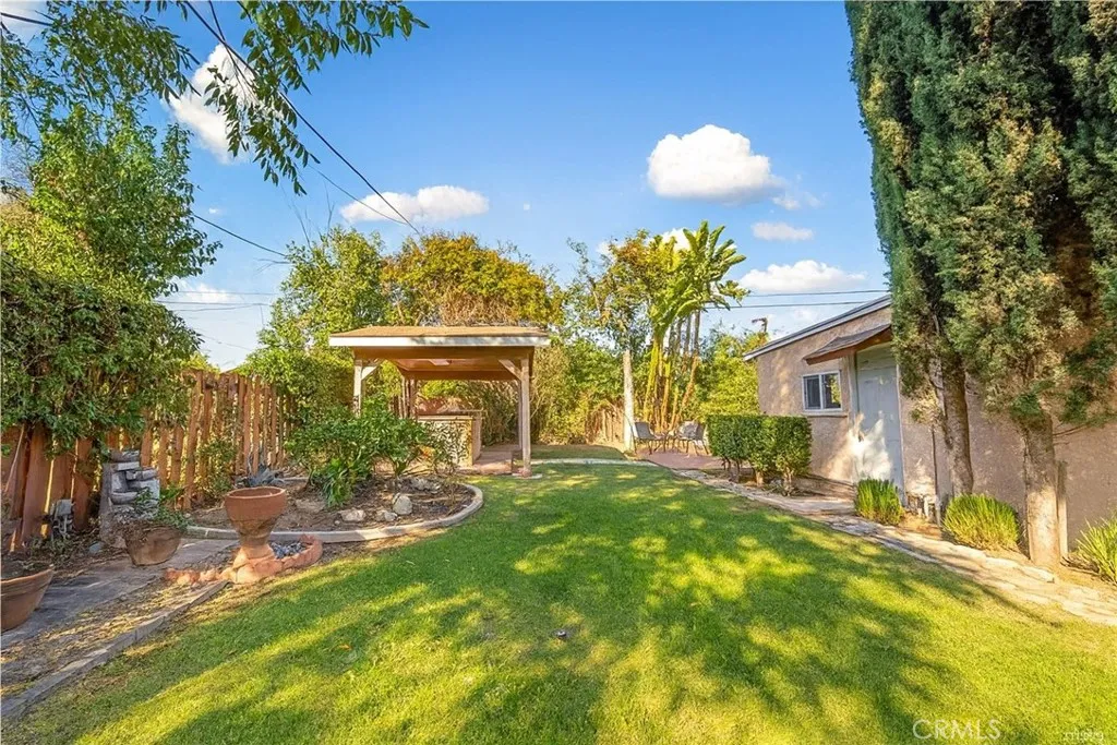 457 Chester Place, Pomona, California 91768 home-pic-1