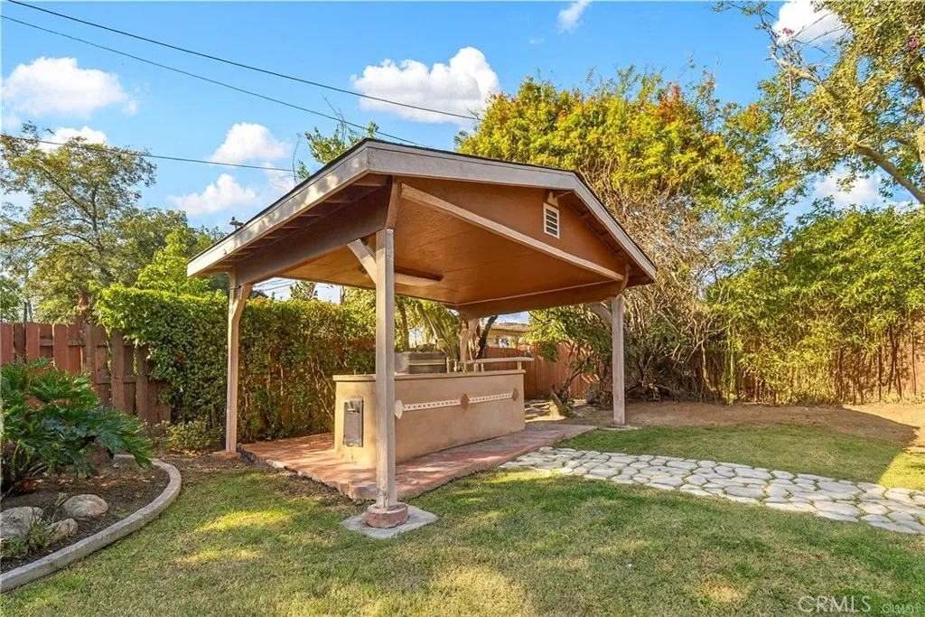 457 Chester Place, Pomona, California 91768 home-pic-2