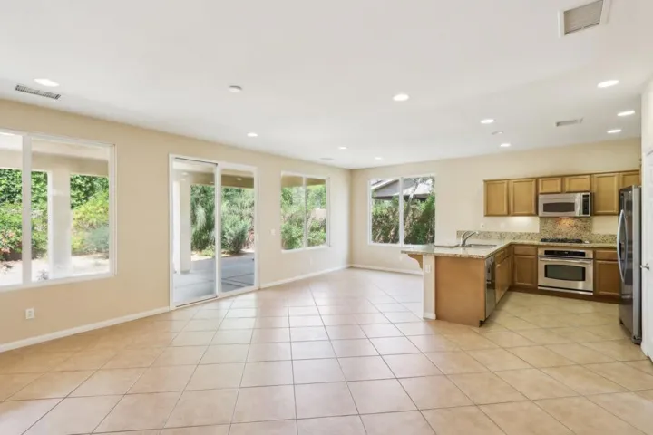 7-web-or-mls-Rustic Canyon Dr-28032025-0