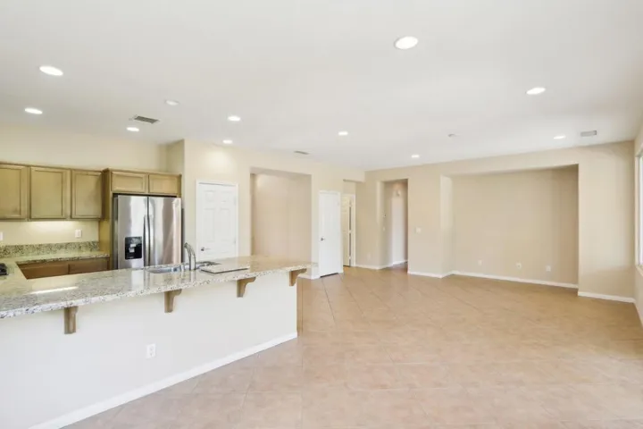 5-web-or-mls-Rustic Canyon Dr-28032025-0