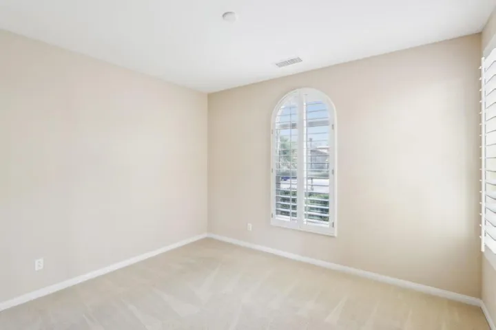 13-web-or-mls-Rustic Canyon Dr-28032025-