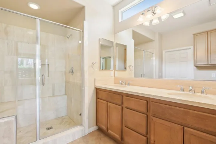 21-web-or-mls-Rustic Canyon Dr-28032025-