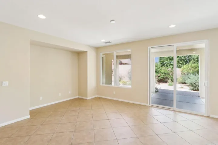8-web-or-mls-Rustic Canyon Dr-28032025-0