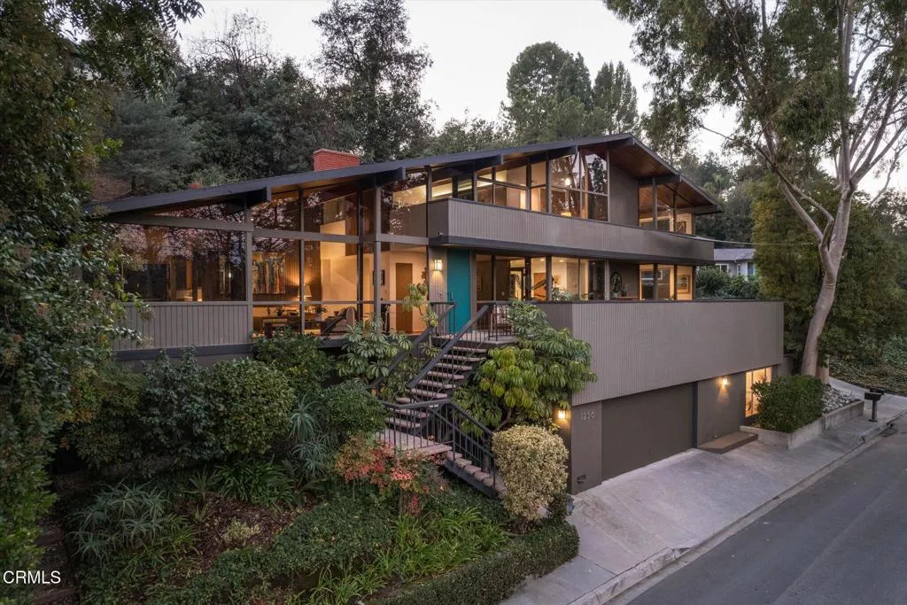 1256 Club House Drive, Pasadena, California 91105 home-pic-0
